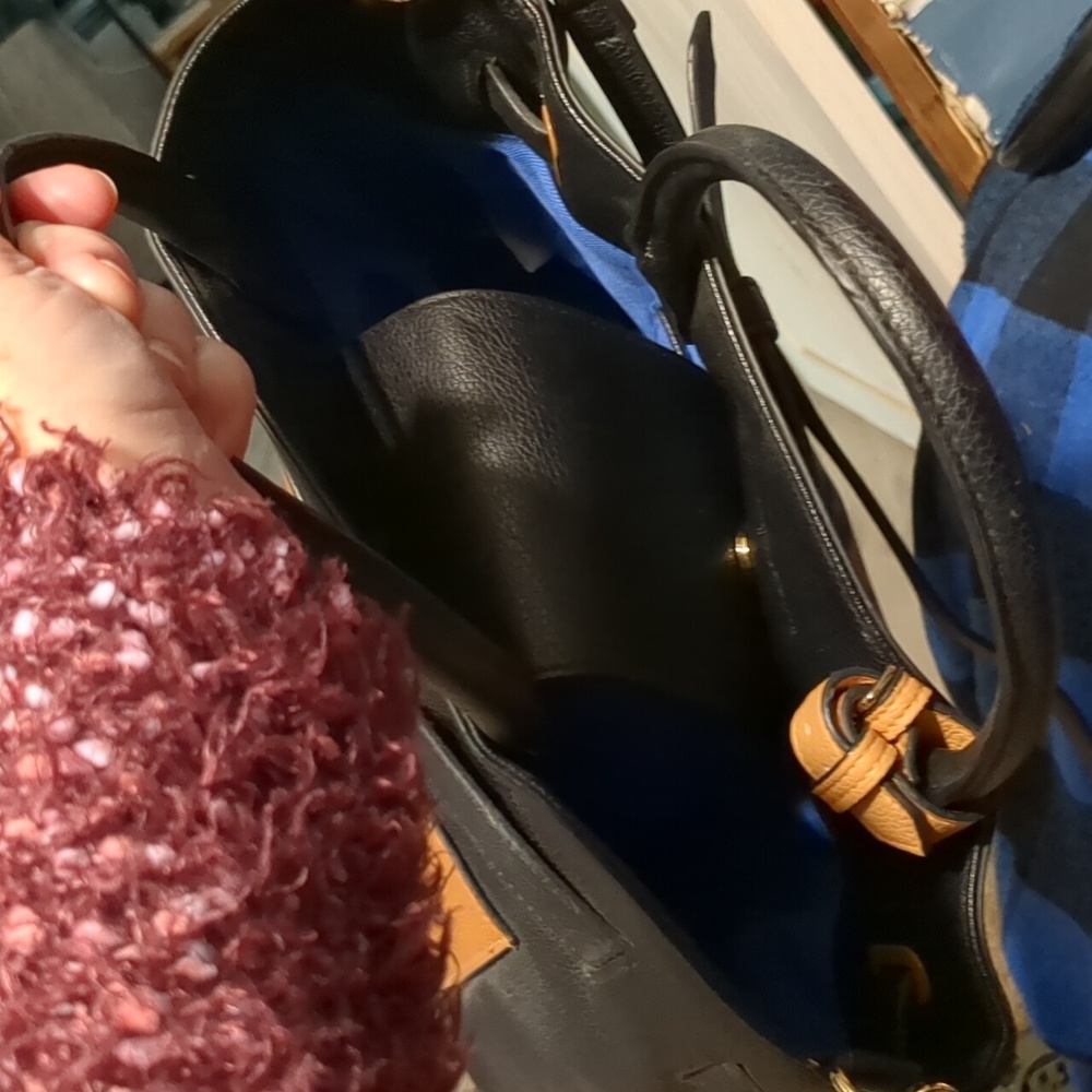 Hand/Shoulder Bag - Picture 3 of 3
